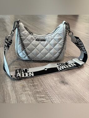Steve Madden White Quilted Crossbody Shoulder Bag Handbag Guitar Strap & Chain